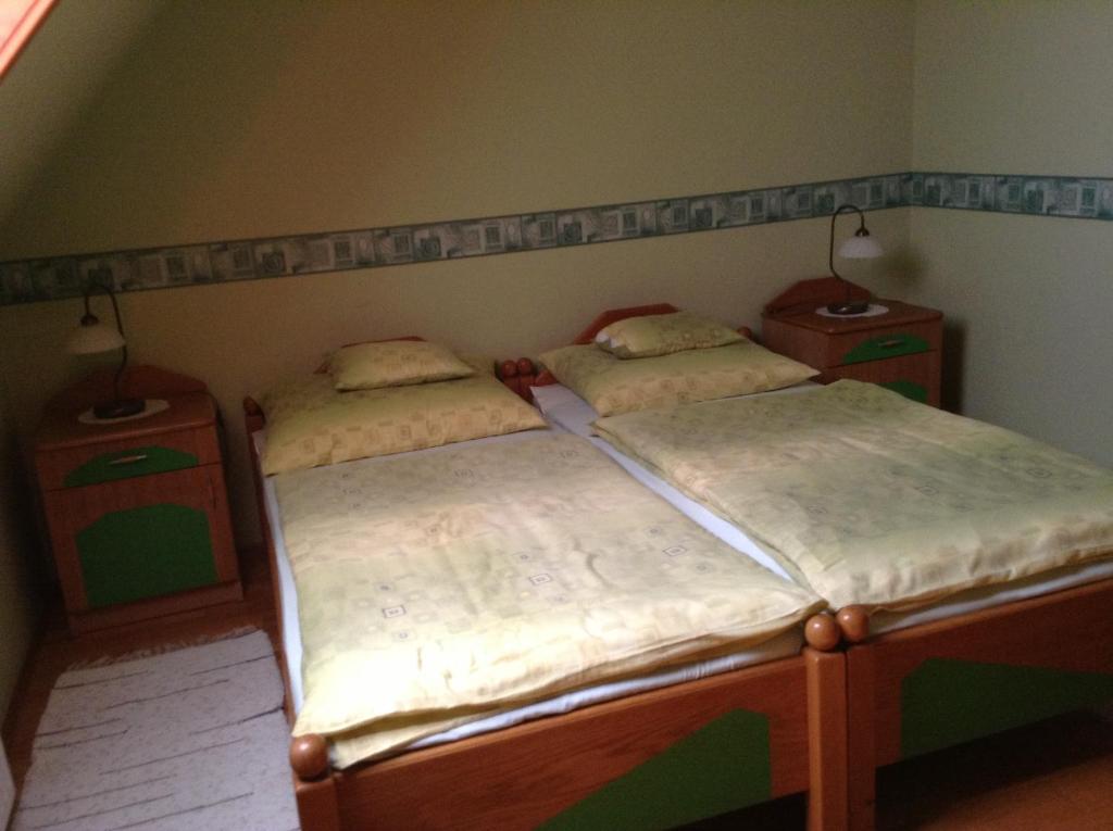 Fonix Fogado Otel Lenti Oda fotoğraf