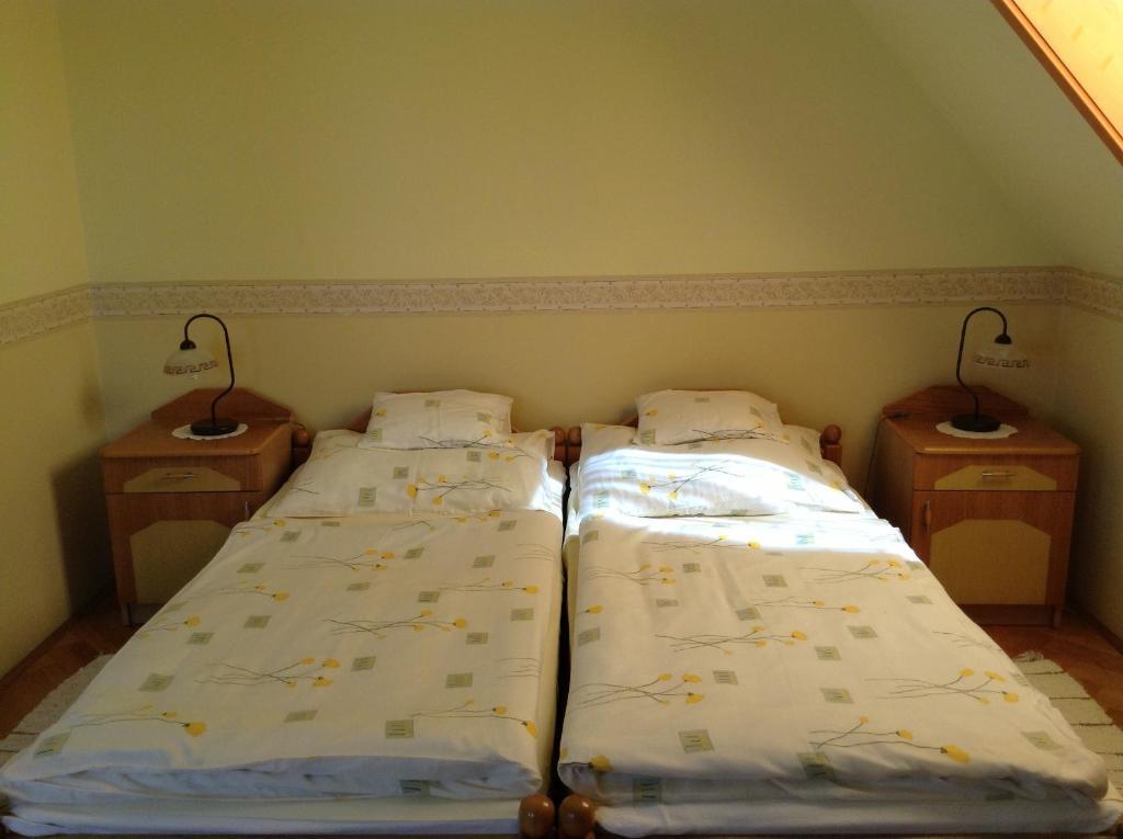 Fonix Fogado Otel Lenti Oda fotoğraf